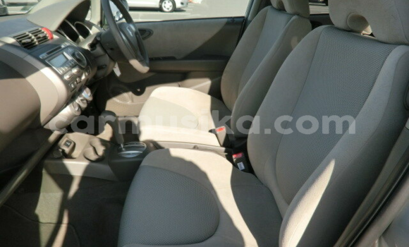 Nunua Ilio tumika Honda Fit Fedha Gari ndani ya Beitbridge nchini Matabeleland Kusini Nunua Ilio tumika Honda Fit Fedha Gari ndani ya Beitbridge nchini Matabeleland Kusini