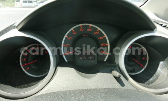 Buy Used Honda Fit Blue Car in Beitbridge in Matabeleland South Buy Used Honda Fit Blue Car in Beitbridge in Matabeleland South