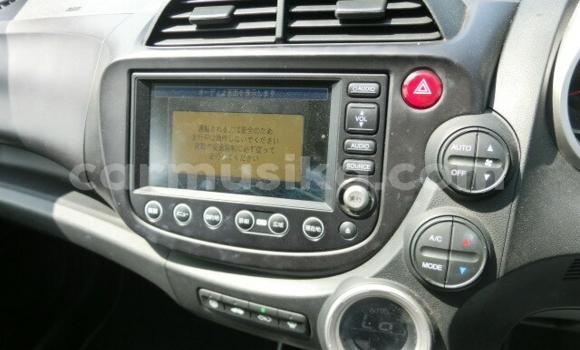 Buy Used Honda Fit Blue Car in Beitbridge in Matabeleland South Buy Used Honda Fit Blue Car in Beitbridge in Matabeleland South