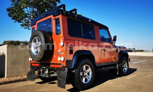Nunua Ilio tumika Land Rover Defender Beige Gari ndani ya Beitbridge nchini Matabeleland Kusini Nunua Ilio tumika Land Rover Defender Beige Gari ndani ya Beitbridge nchini Matabeleland Kusini