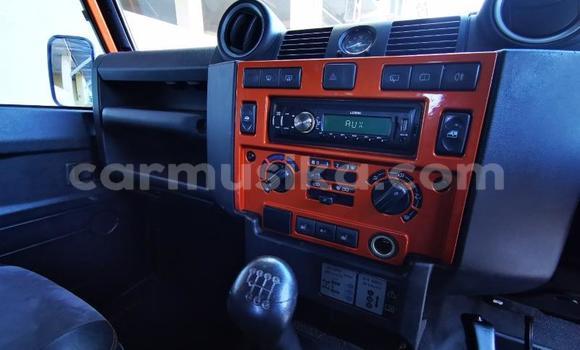 Nunua Ilio tumika Land Rover Defender Beige Gari ndani ya Beitbridge nchini Matabeleland Kusini Nunua Ilio tumika Land Rover Defender Beige Gari ndani ya Beitbridge nchini Matabeleland Kusini