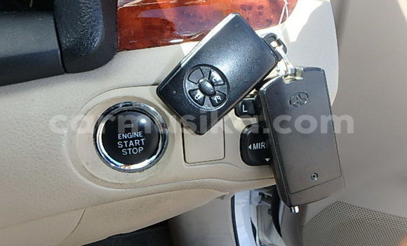 Acheter Occasion Voiture Toyota Allion Blanc à Beitbridge, Matabeleland South Acheter Occasion Voiture Toyota Allion Blanc à Beitbridge, Matabeleland South