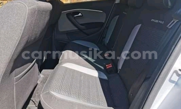 Acheter Occasion Voiture Volkswagen Polo Gris à Les chutes Victoria, Matabeleland Nord Acheter Occasion Voiture Volkswagen Polo Gris à Les chutes Victoria, Matabeleland Nord