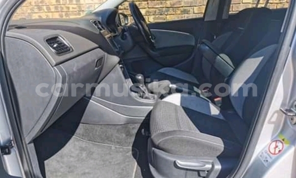 Acheter Occasion Voiture Volkswagen Polo Gris à Les chutes Victoria, Matabeleland Nord Acheter Occasion Voiture Volkswagen Polo Gris à Les chutes Victoria, Matabeleland Nord