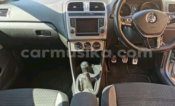 Acheter Occasion Voiture Volkswagen Polo Gris à Les chutes Victoria, Matabeleland Nord Acheter Occasion Voiture Volkswagen Polo Gris à Les chutes Victoria, Matabeleland Nord