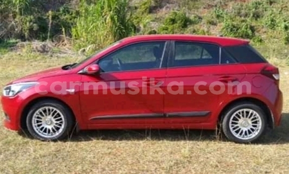 Acheter Occasion Voiture Hyundai i20 Rouge à Les chutes Victoria, Matabeleland Nord Acheter Occasion Voiture Hyundai i20 Rouge à Les chutes Victoria, Matabeleland Nord