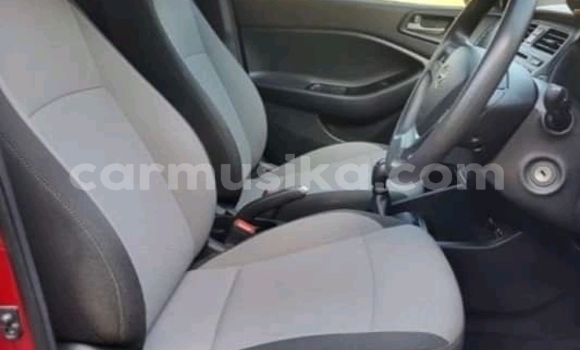 Acheter Occasion Voiture Hyundai i20 Rouge à Les chutes Victoria, Matabeleland Nord Acheter Occasion Voiture Hyundai i20 Rouge à Les chutes Victoria, Matabeleland Nord