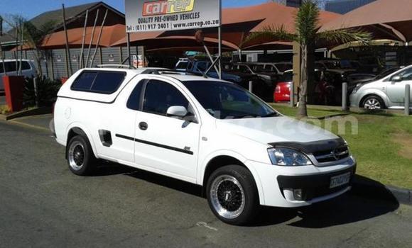 Buy Used Opel Corsa White Car in Beitbridge in Matabeleland South