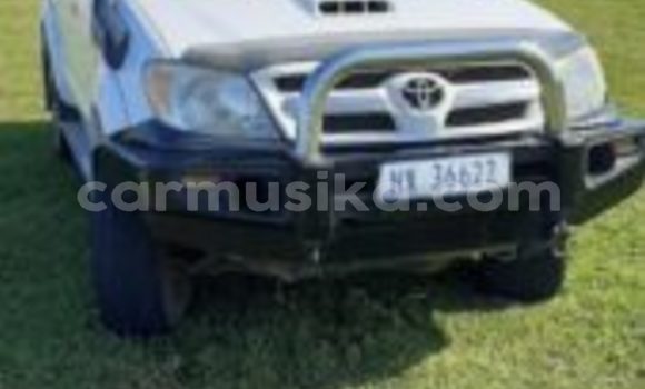 Buy Used Toyota Hilux White Car in Beitbridge in Matabeleland South Buy Used Toyota Hilux White Car in Beitbridge in Matabeleland South
