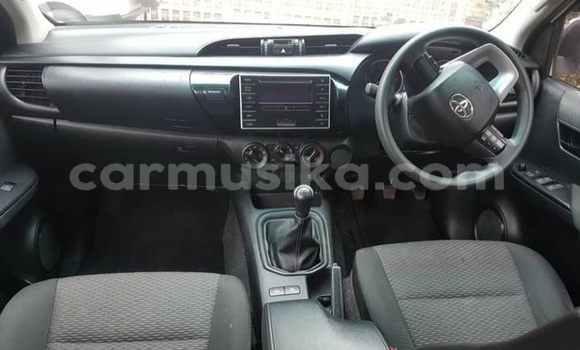 Acheter Occasion Voiture Toyota Hilux Blanc à Beitbridge, Matabeleland South Acheter Occasion Voiture Toyota Hilux Blanc à Beitbridge, Matabeleland South