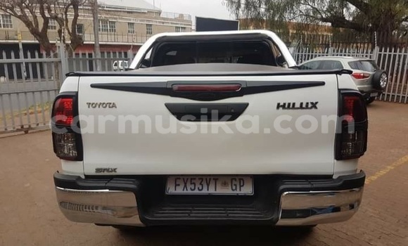 Acheter Occasion Voiture Toyota Hilux Blanc à Beitbridge, Matabeleland South Acheter Occasion Voiture Toyota Hilux Blanc à Beitbridge, Matabeleland South