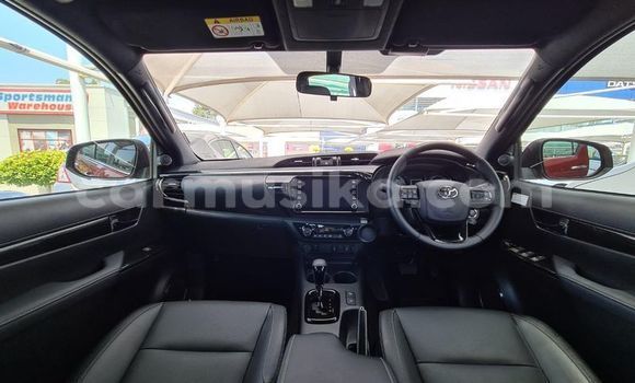 Buy Used Toyota Hilux Red Car in Beitbridge in Matabeleland South Buy Used Toyota Hilux Red Car in Beitbridge in Matabeleland South