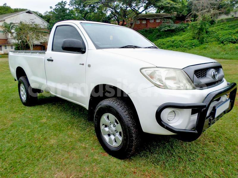 Big with watermark toyota hilux matabeleland south beitbridge 18864