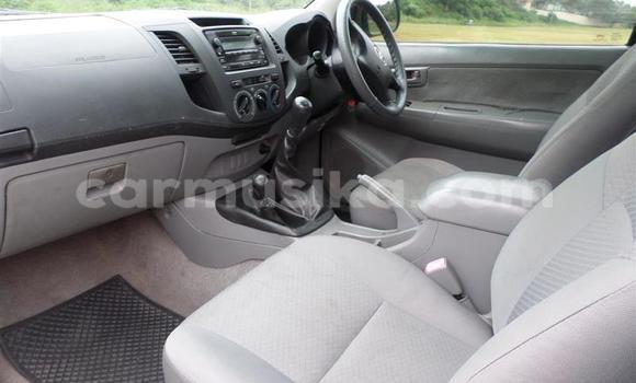 Nunua Ilio tumika Toyota Hilux Nyeupe Gari ndani ya Beitbridge nchini Matabeleland Kusini Nunua Ilio tumika Toyota Hilux Nyeupe Gari ndani ya Beitbridge nchini Matabeleland Kusini