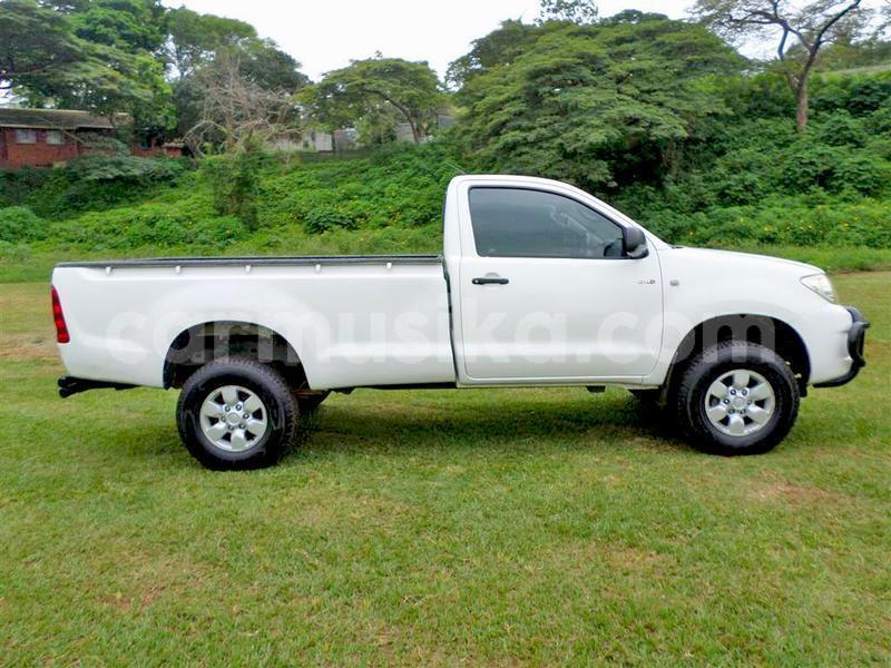 Big with watermark toyota hilux matabeleland south beitbridge 18864