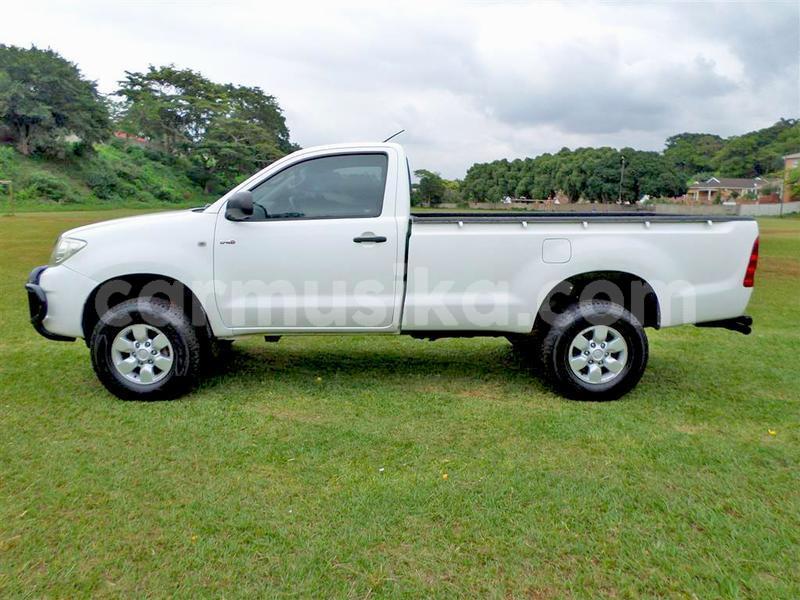 Big with watermark toyota hilux matabeleland south beitbridge 18864