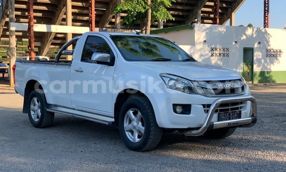 Tenga Tsaru Isuzu KB Chena Mota in Harare in Harare Tenga Tsaru Isuzu KB Chena Mota in Harare in Harare