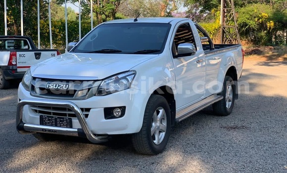 Tenga Tsaru Isuzu KB Chena Mota in Harare in Harare Tenga Tsaru Isuzu KB Chena Mota in Harare in Harare
