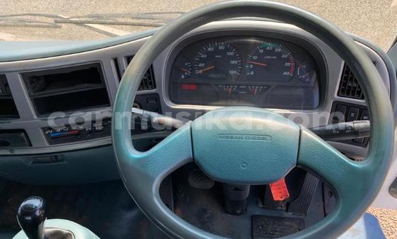 Acheter Occasion Utilitaire Nissan UD Blanc à Beitbridge, Matabeleland South Acheter Occasion Utilitaire Nissan UD Blanc à Beitbridge, Matabeleland South