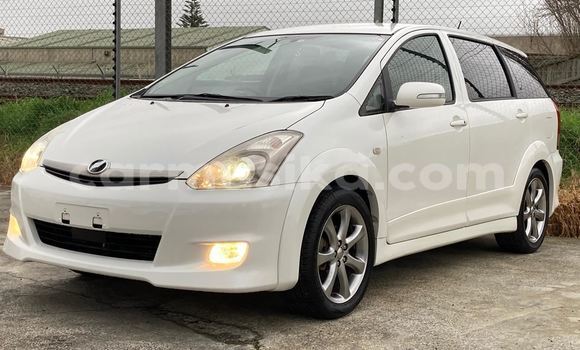 Buy Used Toyota Wish White Car in Beitbridge in Matabeleland South