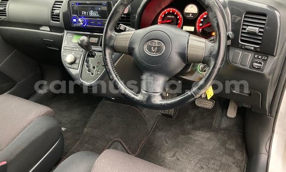 Tenga Tsaru Toyota Wish Chena Mota in Beitbridge in Matabeleland South Tenga Tsaru Toyota Wish Chena Mota in Beitbridge in Matabeleland South