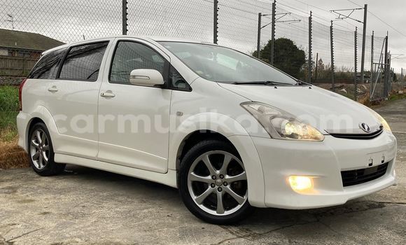 Buy Used Toyota Wish White Car in Beitbridge in Matabeleland South Buy Used Toyota Wish White Car in Beitbridge in Matabeleland South