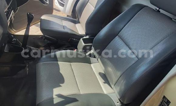 Buy Used Toyota Land Cruiser Brown Car in Beitbridge in Matabeleland South Buy Used Toyota Land Cruiser Brown Car in Beitbridge in Matabeleland South