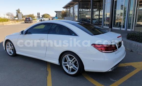 Acheter Occasion Voiture Mercedes‒Benz E–Class Blanc à Harare, Harare Acheter Occasion Voiture Mercedes‒Benz E–Class Blanc à Harare, Harare