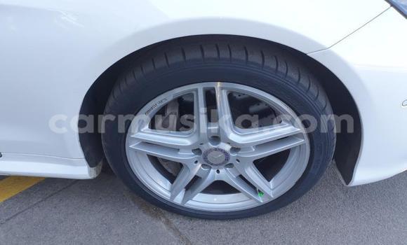 Acheter Occasion Voiture Mercedes‒Benz E–Class Blanc à Harare, Harare Acheter Occasion Voiture Mercedes‒Benz E–Class Blanc à Harare, Harare