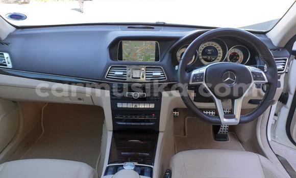Acheter Occasion Voiture Mercedes‒Benz E–Class Blanc à Harare, Harare Acheter Occasion Voiture Mercedes‒Benz E–Class Blanc à Harare, Harare