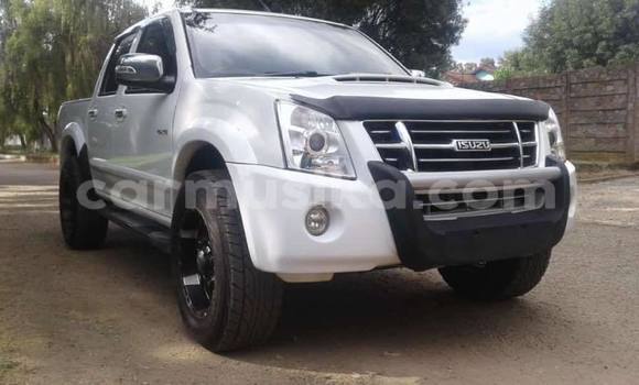 Acheter Occasion Voiture Isuzu KB Blanc à Bulawayo, Bulawayo Acheter Occasion Voiture Isuzu KB Blanc à Bulawayo, Bulawayo