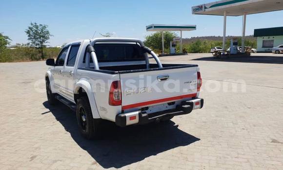 Acheter Occasion Voiture Isuzu KB Blanc à Bulawayo, Bulawayo Acheter Occasion Voiture Isuzu KB Blanc à Bulawayo, Bulawayo