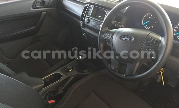 Acheter Occasion Voiture Ford Everest Blanc à Harare, Harare Acheter Occasion Voiture Ford Everest Blanc à Harare, Harare