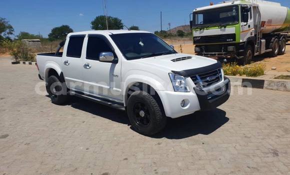 Acheter Occasion Voiture Isuzu KB Blanc à Bulawayo, Bulawayo Acheter Occasion Voiture Isuzu KB Blanc à Bulawayo, Bulawayo