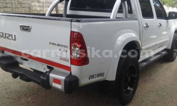 Acheter Occasion Voiture Isuzu KB Blanc à Bulawayo, Bulawayo Acheter Occasion Voiture Isuzu KB Blanc à Bulawayo, Bulawayo