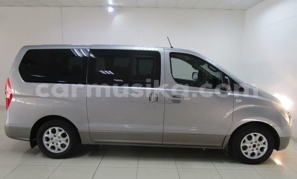 Nunua Ilio tumika Hyundai H1 Fedha Gari ndani ya Harare nchini Harare Nunua Ilio tumika Hyundai H1 Fedha Gari ndani ya Harare nchini Harare