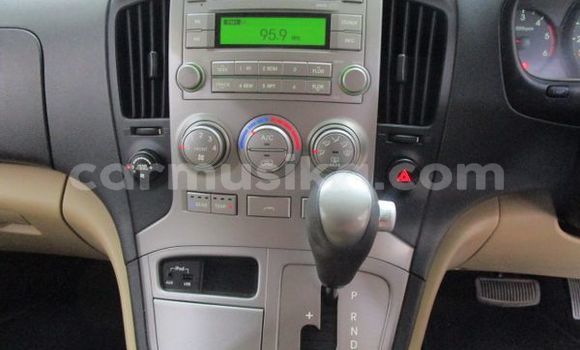 Nunua Ilio tumika Hyundai H1 Fedha Gari ndani ya Harare nchini Harare Nunua Ilio tumika Hyundai H1 Fedha Gari ndani ya Harare nchini Harare