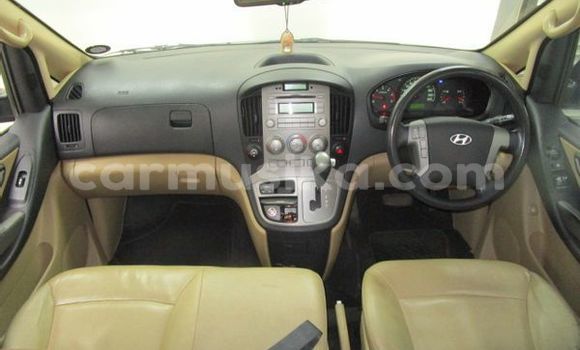 Nunua Ilio tumika Hyundai H1 Fedha Gari ndani ya Harare nchini Harare Nunua Ilio tumika Hyundai H1 Fedha Gari ndani ya Harare nchini Harare