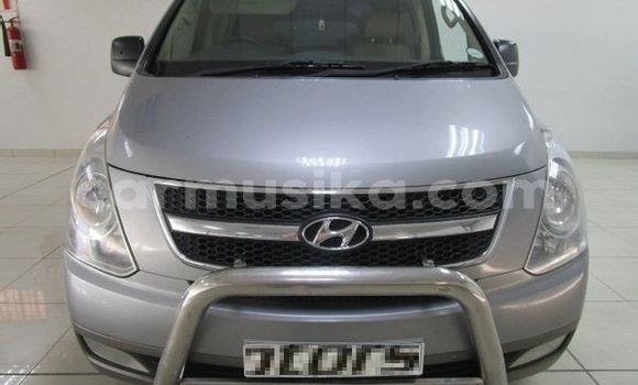 Nunua Ilio tumika Hyundai H1 Fedha Gari ndani ya Harare nchini Harare Nunua Ilio tumika Hyundai H1 Fedha Gari ndani ya Harare nchini Harare