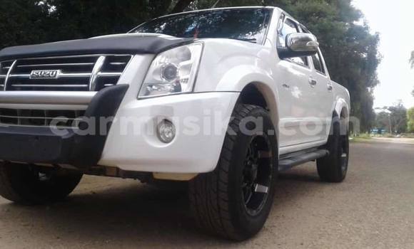 Acheter Occasion Voiture Isuzu KB Blanc à Bulawayo, Bulawayo Acheter Occasion Voiture Isuzu KB Blanc à Bulawayo, Bulawayo