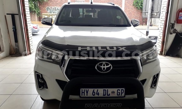 Buy Used Toyota Highlander White Car in Beitbridge in Matabeleland South Buy Used Toyota Highlander White Car in Beitbridge in Matabeleland South