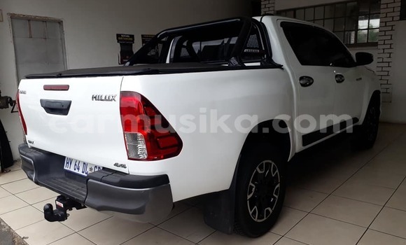 Buy Used Toyota Highlander White Car in Beitbridge in Matabeleland South Buy Used Toyota Highlander White Car in Beitbridge in Matabeleland South