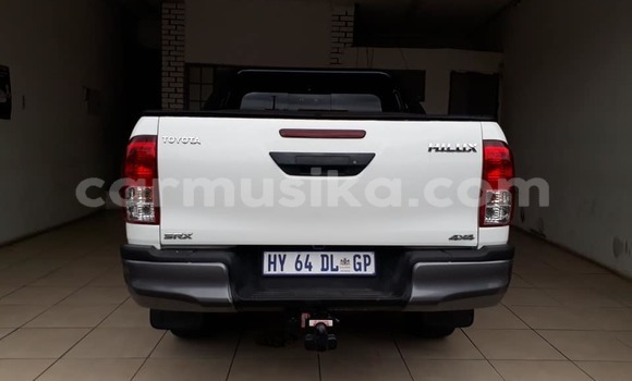 Buy Used Toyota Highlander White Car in Beitbridge in Matabeleland South Buy Used Toyota Highlander White Car in Beitbridge in Matabeleland South