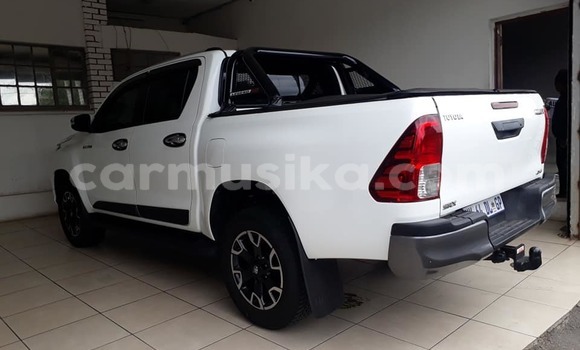 Buy Used Toyota Highlander White Car in Beitbridge in Matabeleland South Buy Used Toyota Highlander White Car in Beitbridge in Matabeleland South