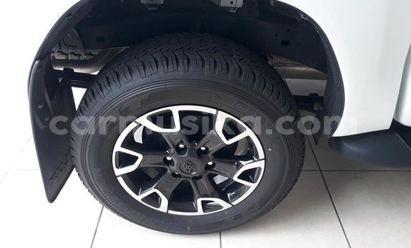 Buy Used Toyota Highlander White Car in Beitbridge in Matabeleland South Buy Used Toyota Highlander White Car in Beitbridge in Matabeleland South