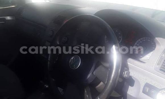 Acheter Occasion Voiture Volkswagen Touran Noir à Bulawayo, Bulawayo Acheter Occasion Voiture Volkswagen Touran Noir à Bulawayo, Bulawayo