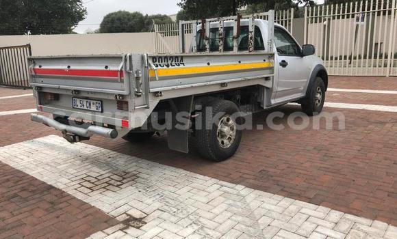 Buy Used Isuzu KB Silver Car in Beitbridge in Matabeleland South Buy Used Isuzu KB Silver Car in Beitbridge in Matabeleland South