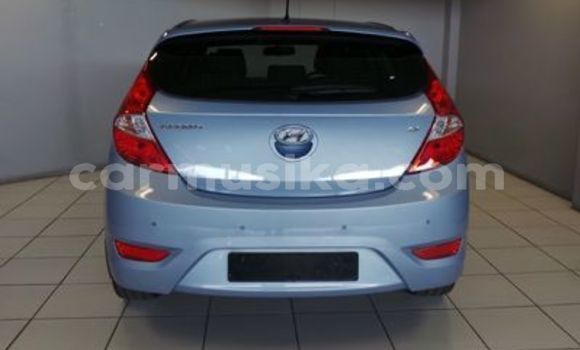 Nunua Ilio tumika Hyundai Accent Beige Gari ndani ya Beitbridge nchini Matabeleland Kusini Nunua Ilio tumika Hyundai Accent Beige Gari ndani ya Beitbridge nchini Matabeleland Kusini