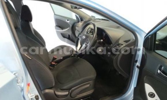 Nunua Ilio tumika Hyundai Accent Beige Gari ndani ya Beitbridge nchini Matabeleland Kusini Nunua Ilio tumika Hyundai Accent Beige Gari ndani ya Beitbridge nchini Matabeleland Kusini