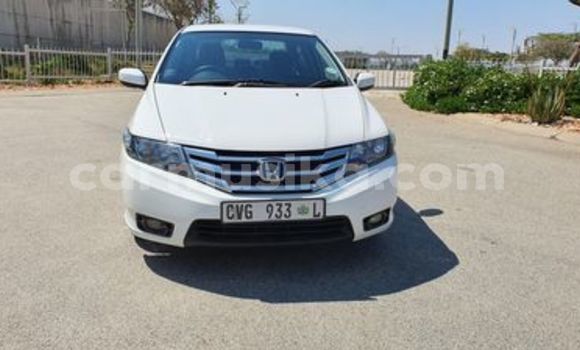 Buy Used Honda Ballade White Car in Beitbridge in Matabeleland South